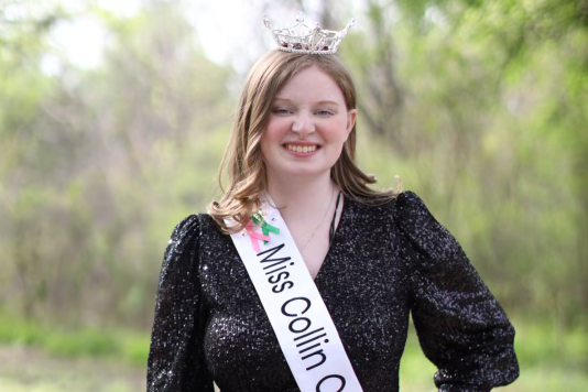Isabelle Smith poses with the Miss Collin County Teen crown.