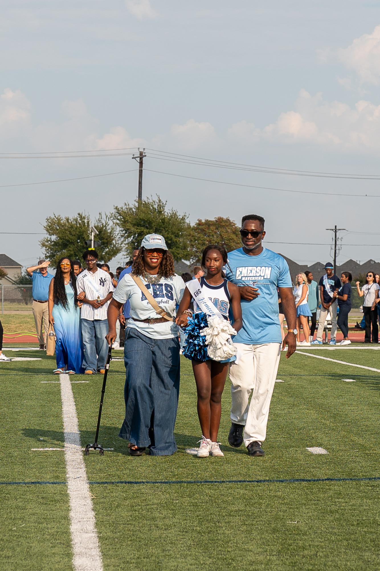 Kicking off homecoming: annual community pep rally