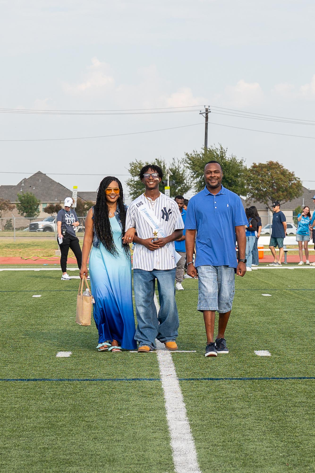 Kicking off homecoming: annual community pep rally