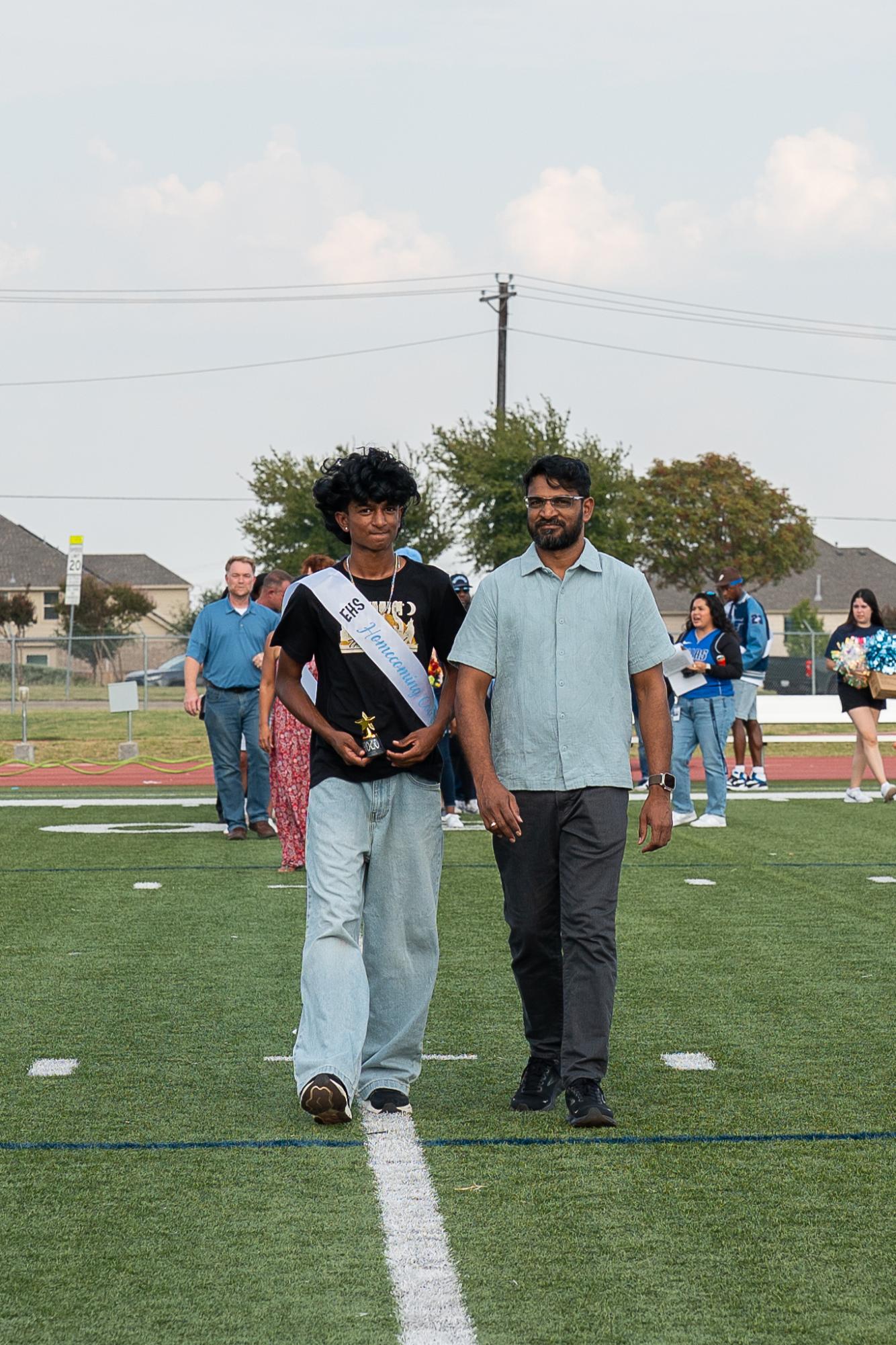 Kicking off homecoming: annual community pep rally
