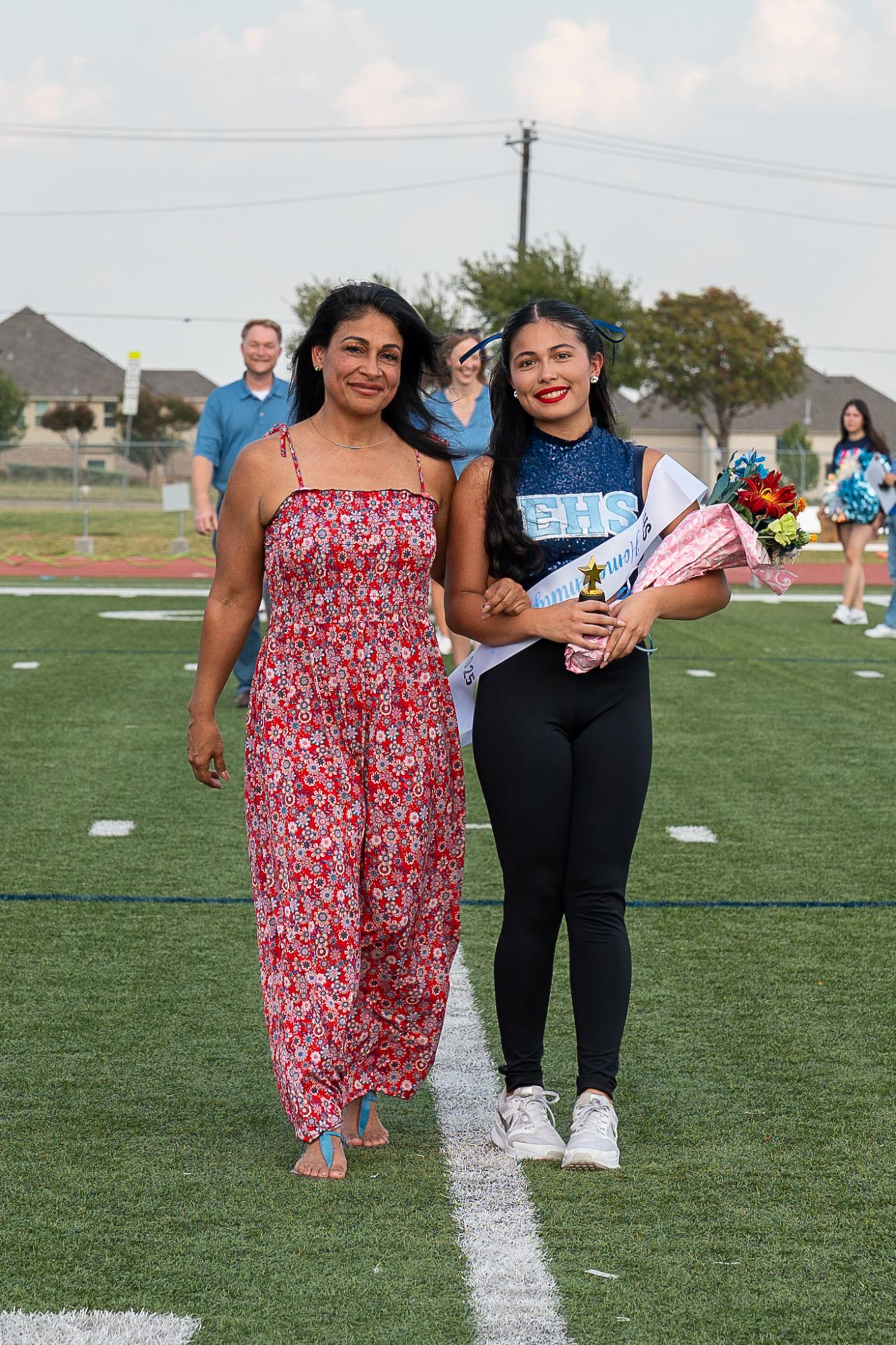Kicking off homecoming: annual community pep rally