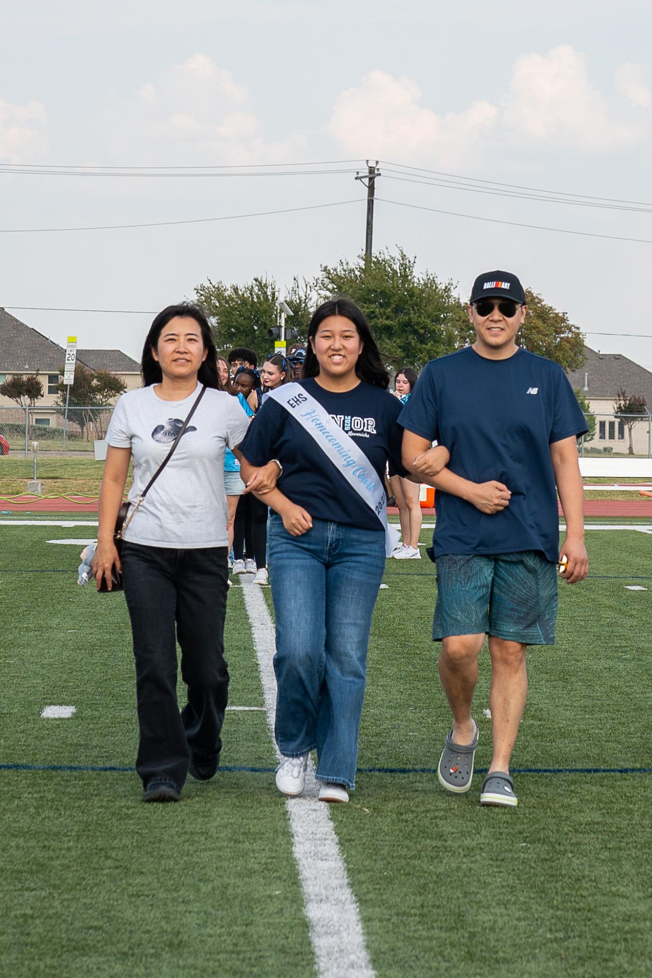 Kicking off homecoming: annual community pep rally