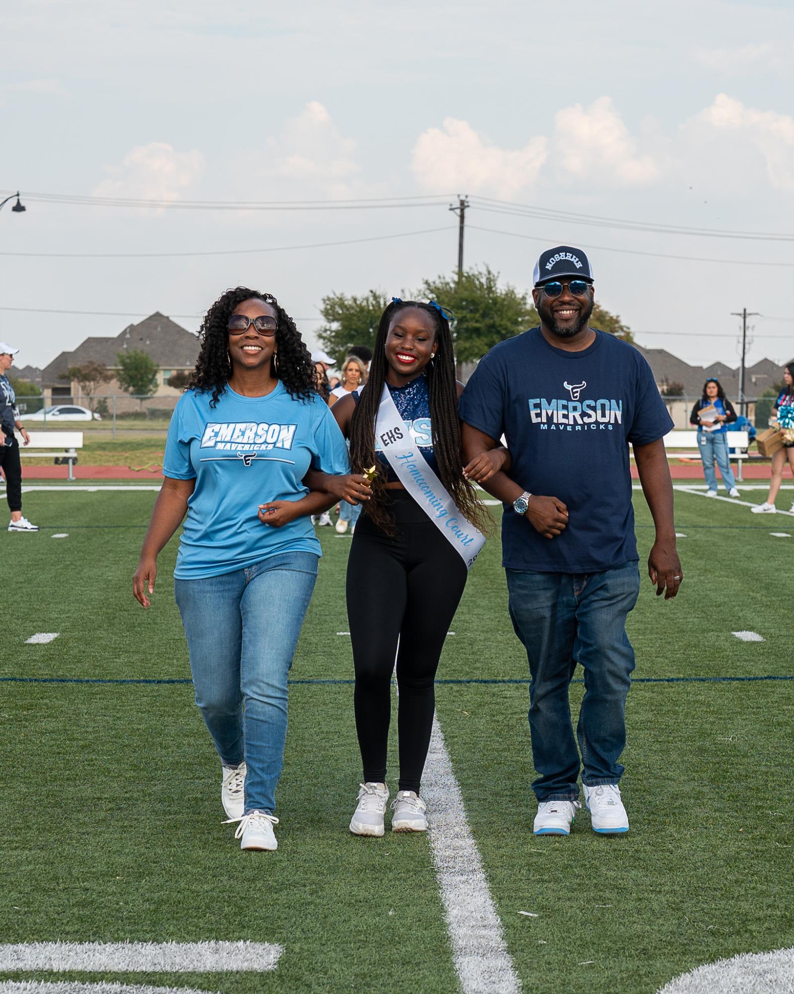 Kicking off homecoming: annual community pep rally