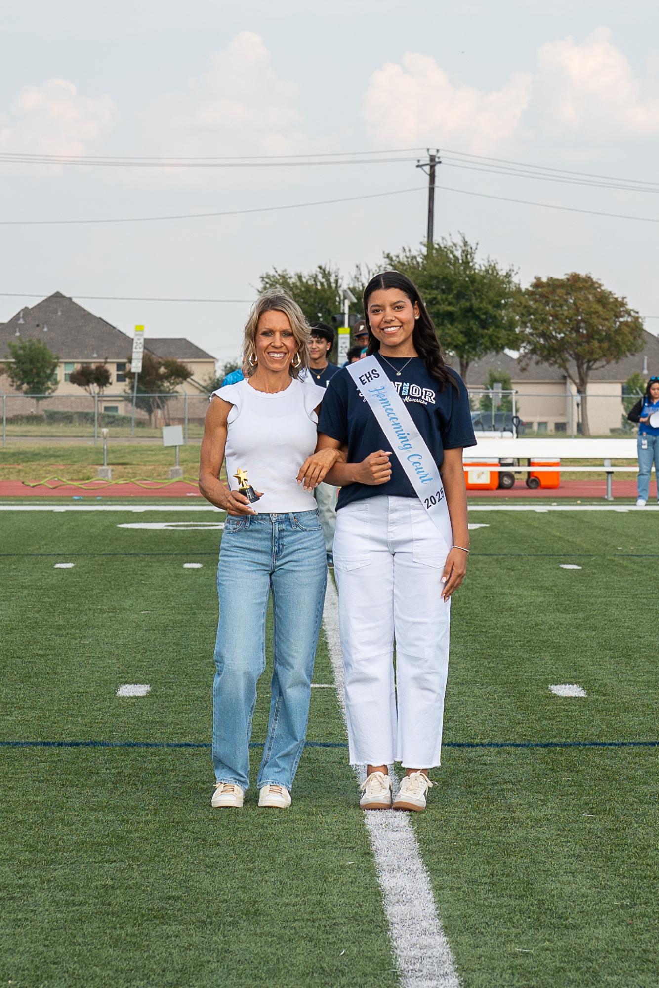 Kicking off homecoming: annual community pep rally