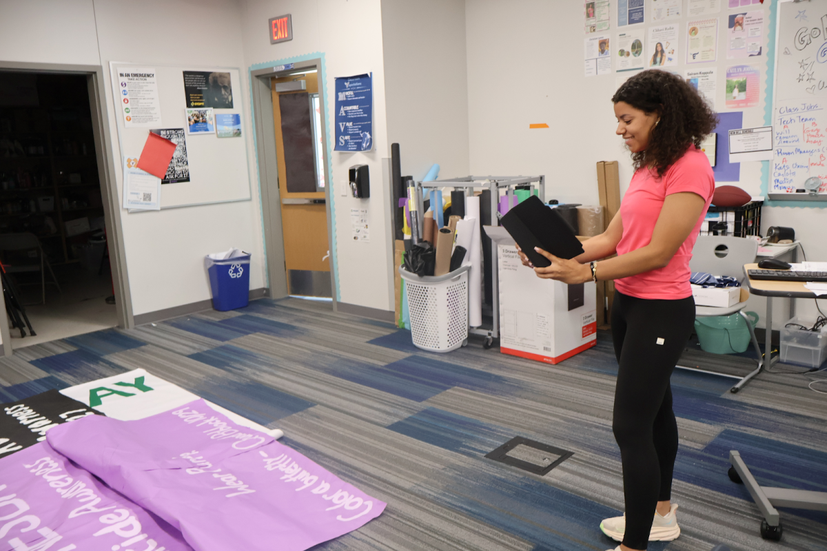 Maverick Leadership navigates phone ban to create content.