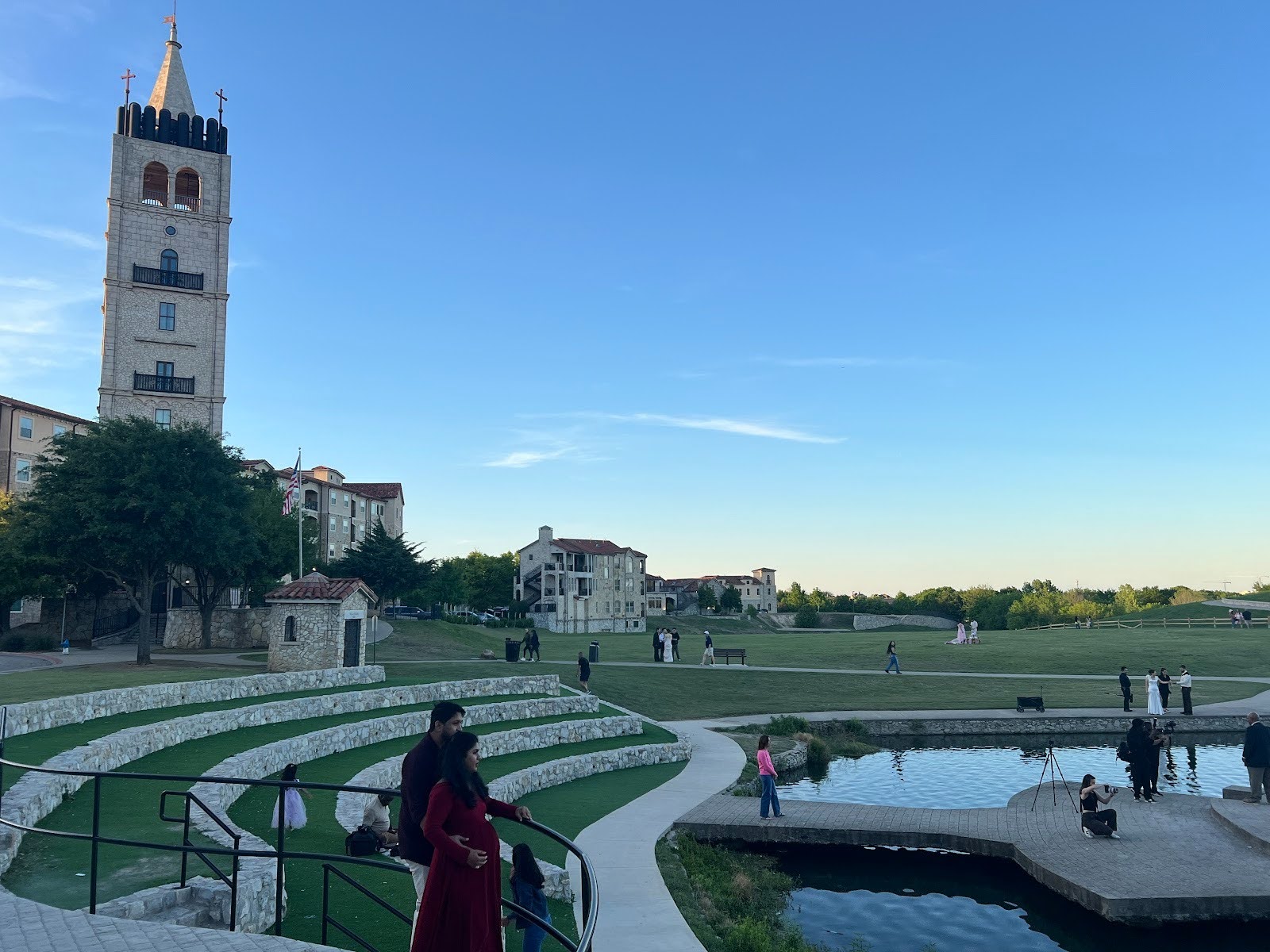 Pictures and plates: Prom photo and dinner spots