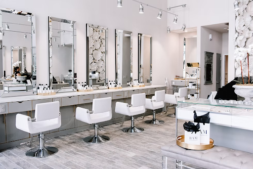 View of the blow dryer bar inside Bam Beauty Bar (Bam Beauty Bar website)