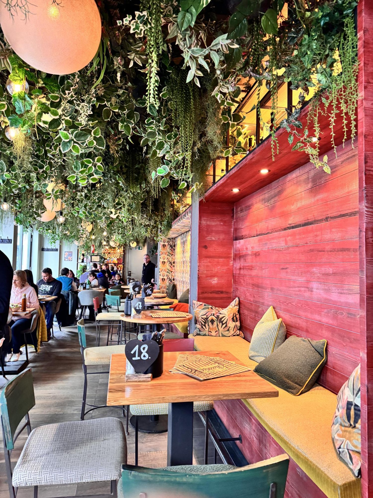 Croissant alone was worth the flight: One-week Europe travelogue